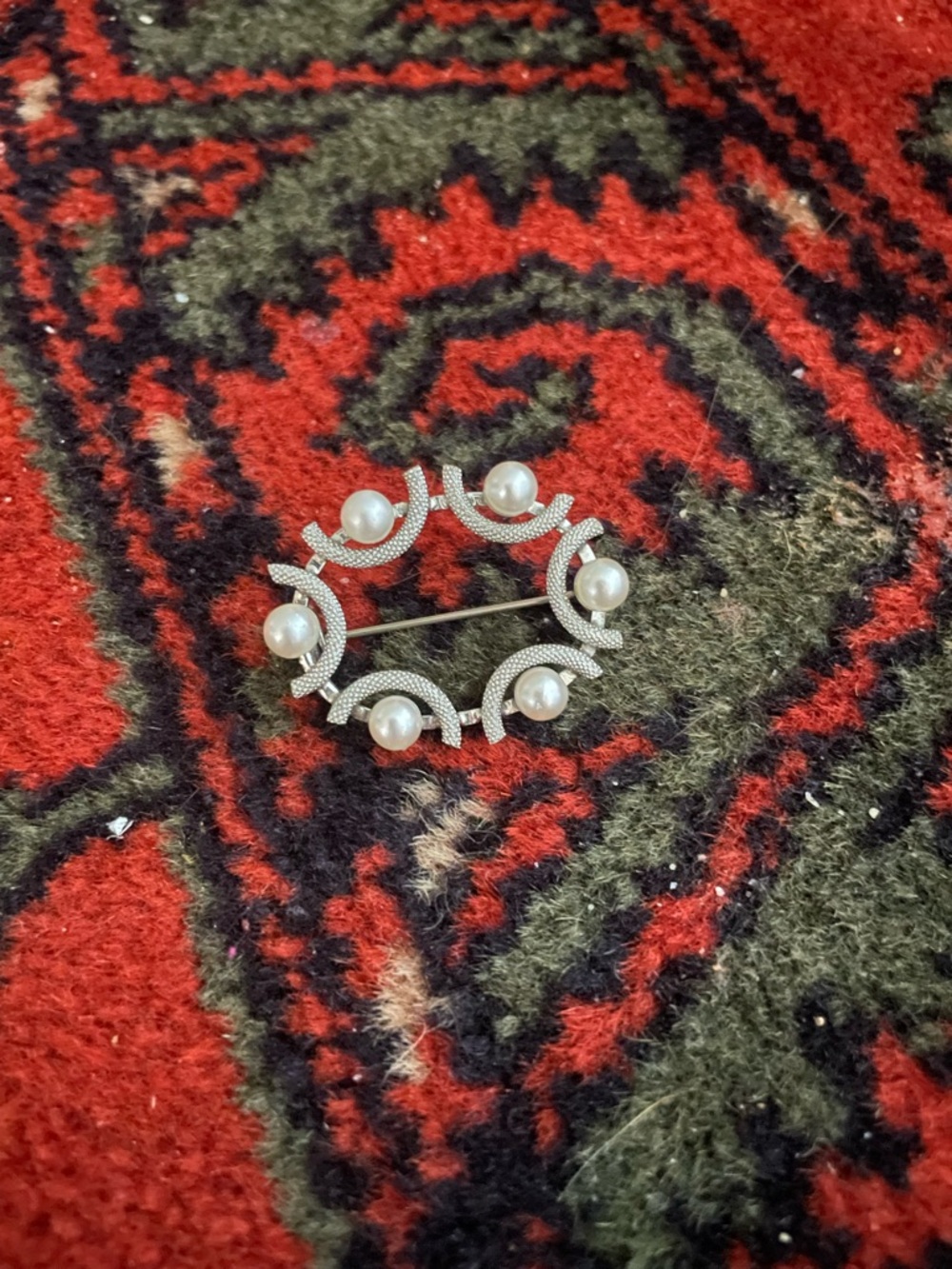 Lovely Faux Pearl brooch